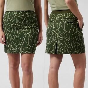 Athleta Green Vienna Cargo Skort Size 4 Skirt Athleisure Athletic
